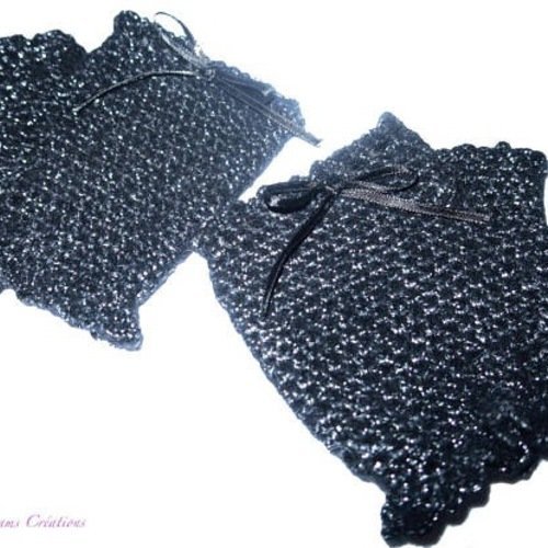 Mitaines noires et argentées en laine,  élégantes , faites au crochet.