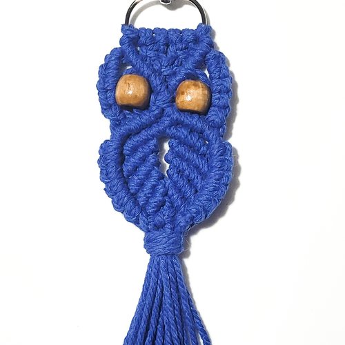 Hibou bijoux de sac ou porte clefs en macramé  ,bleu roi