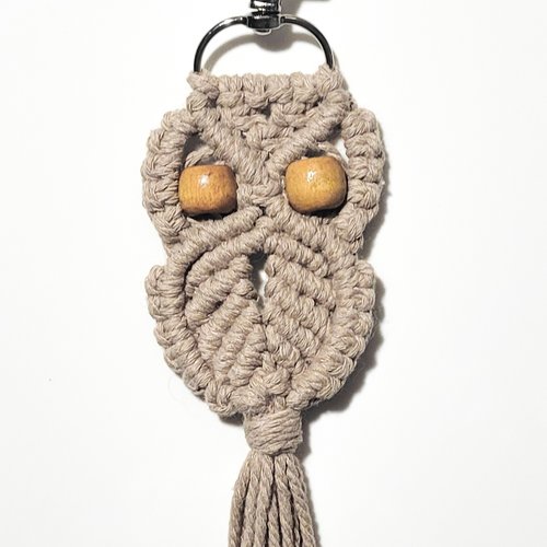 Hibou bijoux de sac ou porte clefs, beige foncé en macramé