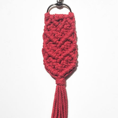 Cœurs bijoux de sac ou porte clefs en macramé  rouge