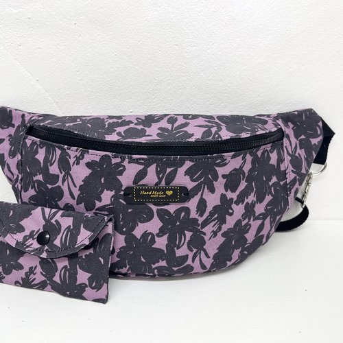 Banane fleurs noires