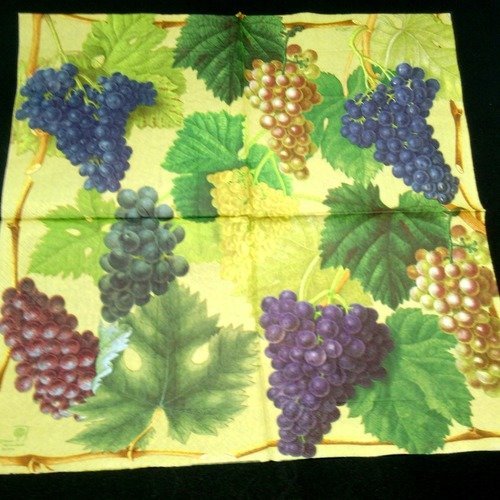 Serviette papier/napkin  "grappes de raisin, blanc, noir et feuilles" 