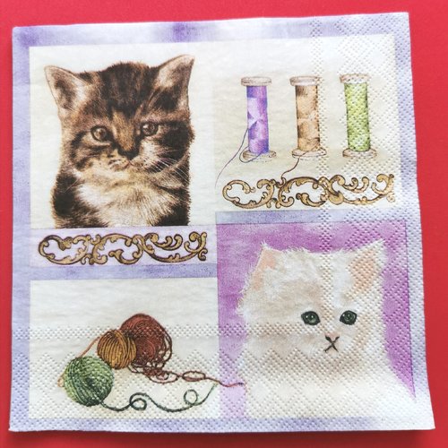 Serviette papier/napkin : "chatons, bobines de fil, pelote de laine"