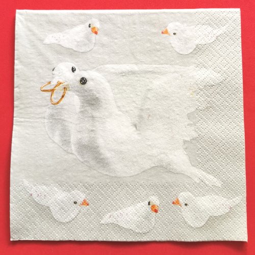 Serviette papier/napkin: "les colombes apportent les alliances du mariage"