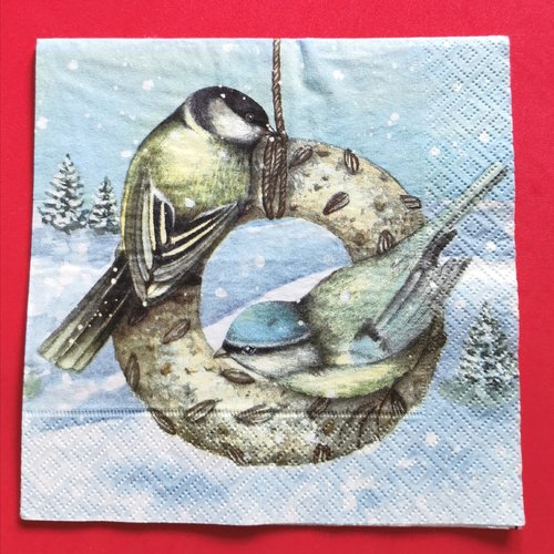 Serviette papier/napkin: "oiseaux dans la neige mange la couronne de graisse et de graines, sapin"