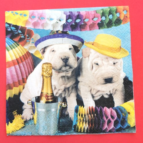 Serviette papier/napkin: "chiens, chiots shar-peï, lampions, guirlandes papier, champagne, seau à champagne"