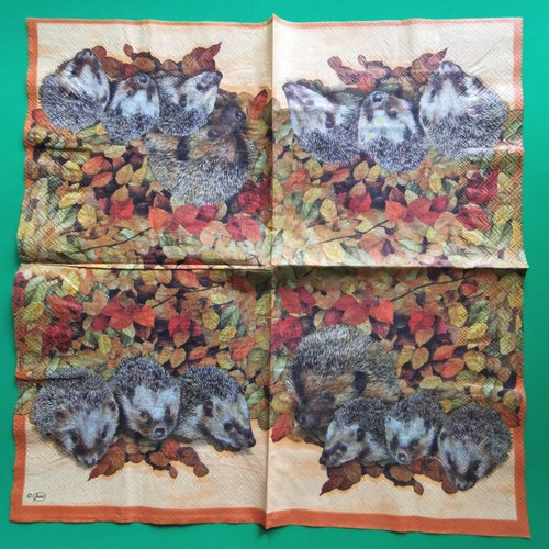 Serviette papier/napkin : "hérissons, feuillage d'automne"