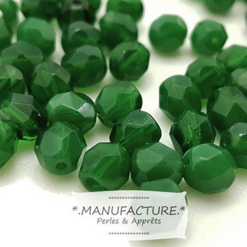 50 perles Nacrées 6mm Vert foncé verre de Bohème 