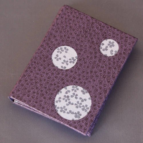 Porte cartes de fidélité en cartonnage recouvert de simili cuir violet