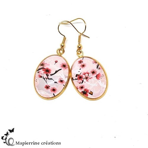 Boucles d'oreilles pendante ovale acier inoxydable doré cabochon verre fleur de cerisier