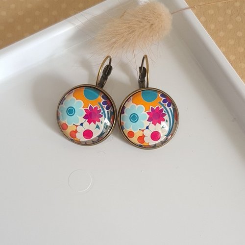 Boucles d'oreilles dormeuse métal bronze cabochon verre fleur boho
