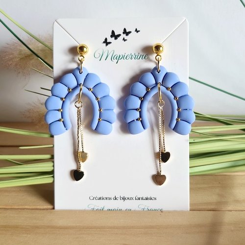 Boucles d’oreille en pâte polymère lilas, bijoux fait main en france, attaches acier inoxydable doré, pendentifs cœur