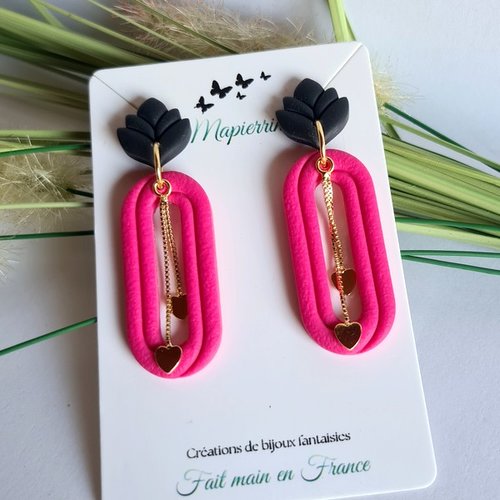 Boucles d’oreilles bohèmes en pâte polymère rose fuchsia et acier inoxydable doré fait main en france
