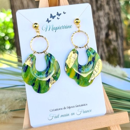 Boucles d’oreille artisanales en pâte polymère vert bleu et or – mapierrine b