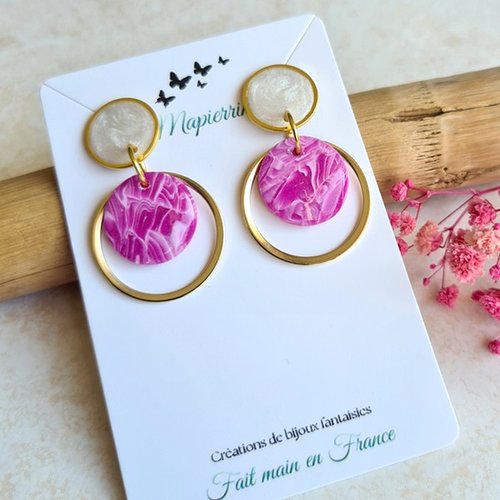 Boucles d’oreille pendantes roses en pâte polymère résinée – création artisanale française