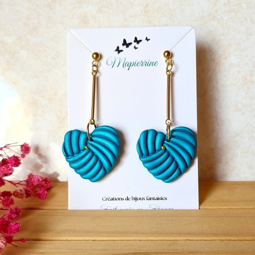 Boucles d’oreille cœur en pâte polymère  bleu perles dorées et acier inoxydable doré
