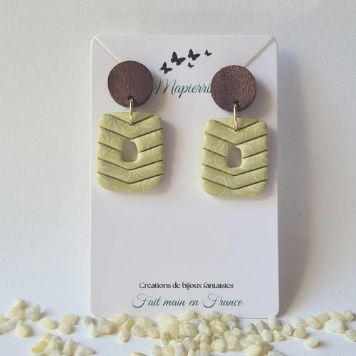 Boucles d’oreille  en pâte polymère, attache bois et acier inoxydable amande