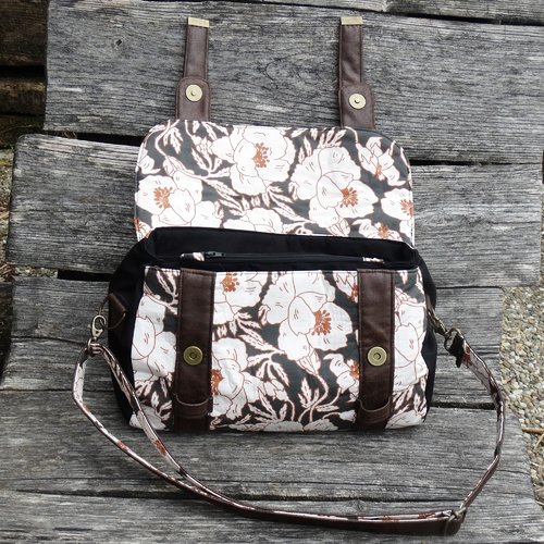 Sac ?� main cartable femme , faux cuir marron tissu noir, grandes fleurs blancs et cognac 