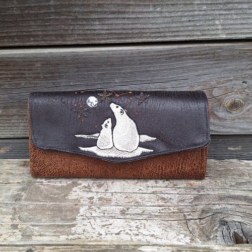 Grand portefeuille  brodé pour femme, en faux cuir camel et anthracite, broderie ours polaire au clair de lune