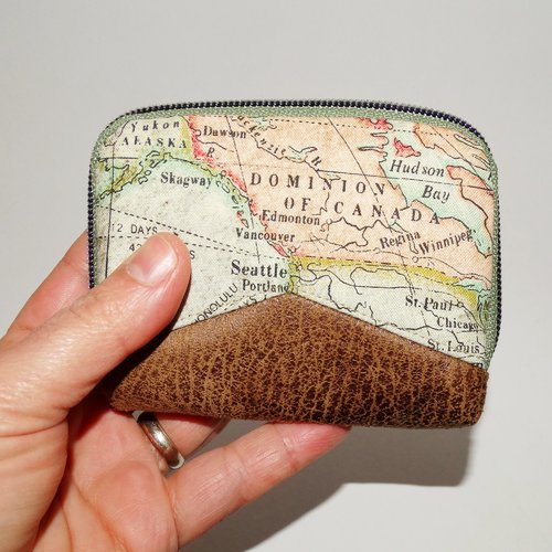 Portefeuille minimaliste zippé pour homme en tissu beige avec une carte / mappemonde, faux cuir camel,  porte-cartes, cadeau original