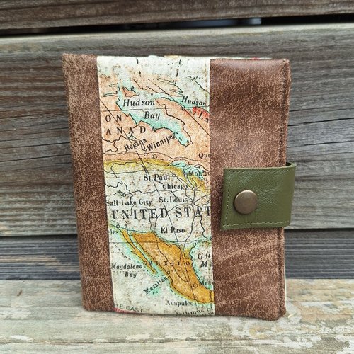 Petit portefeuille compact homme en faux cuir camel et tissu imprimé carte du monde ou mappemonde, 2 volets