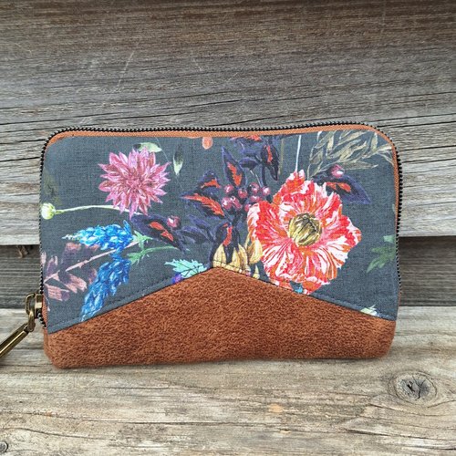 Portefeuille compact et moyen femme avec fermeture zippée en faux cuir camel et tissu gris avec des fleurs sauvages