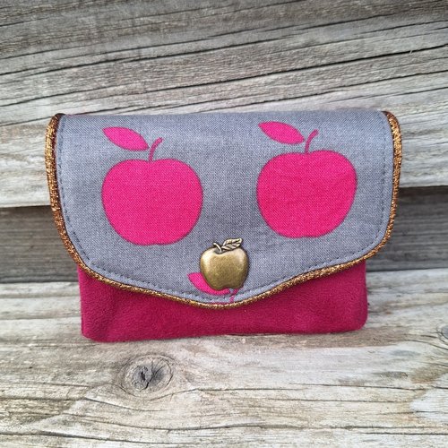Petit porte-monnaie accordéon pour femme en tissu gris avec des pommes et suédine fuchsia,  porte-carte coloré  pour l'automne