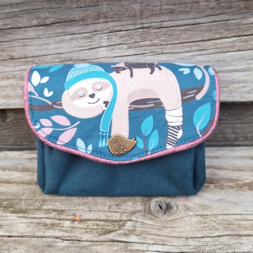 Porte-monnaie accordéon pour femme en tissu bleu avec des paresseux, tissu d'ameublement pétrole , 3 compartiments