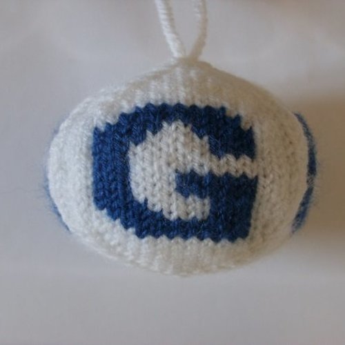 Boule de noël au tricot, lettre "g" "blanc et bleu" 