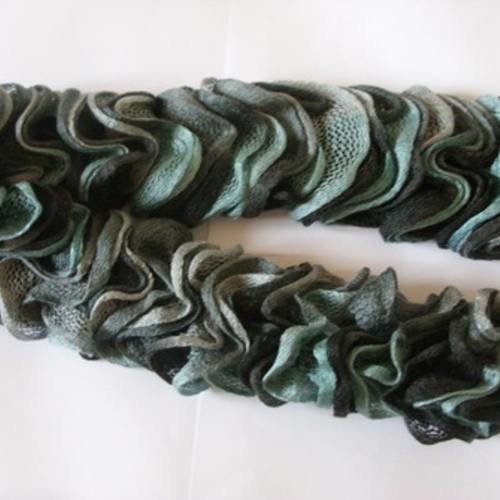 Echarpe en laine fantaisie "vert d'eau et dégradé de gris"