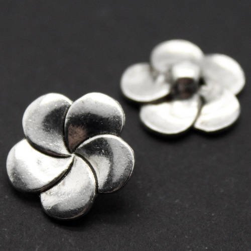 Lot de 2 belles perles intercalaires fleur en métal argenté lisse 