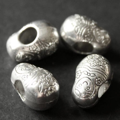 Lot de 2 perles tubes poupée russes "matriochka" en métal argenté 