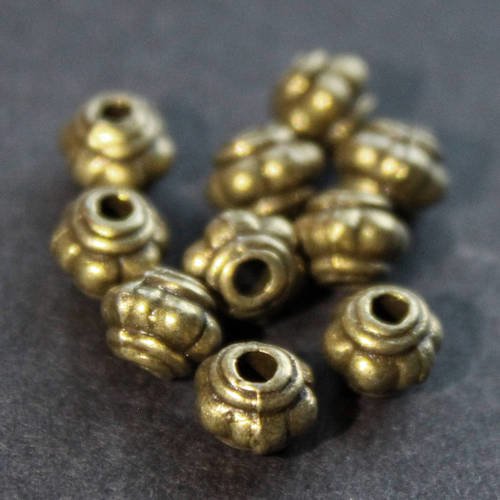 Lot de 15  perles intercalaires lanterne 4 mm en métal bronze ---
