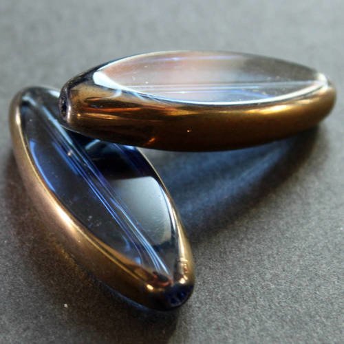 2 perles palets ovales 30 mm en verre couleur bleu royal et tour doré ---
