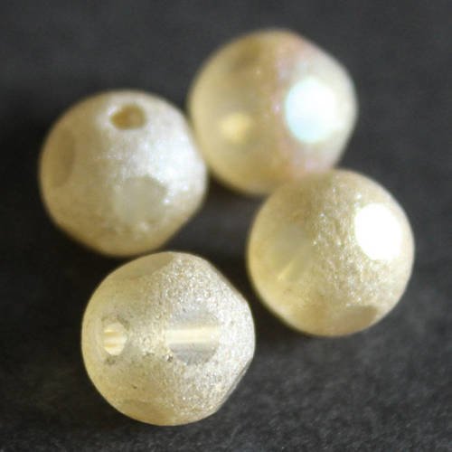 4 perles rondes 8 mm en verre givré avec facettes lisses écrues irisées - a661-10 