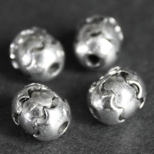 Lot de 4 perles intercalaires "éclosion"  9 mm en métal argenté foncé 