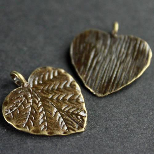 Lot de 2 breloques pendentifs "coeur feuille" en métal bronze 
