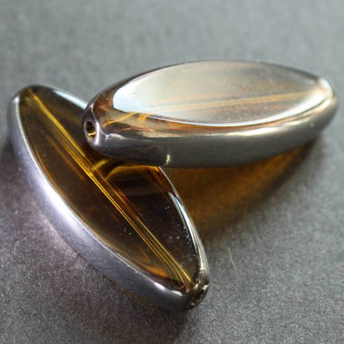 2 perles palets ovales 30 mm en verre couleur miel et tour argenté ---