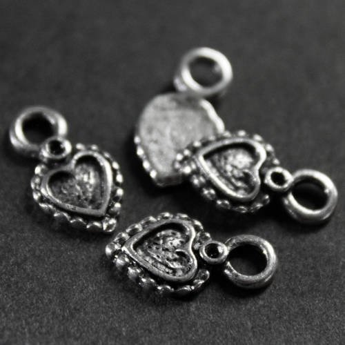 Lot de 6 petites breloques "coeur"  en métal argenté foncé avec emplacement strass 