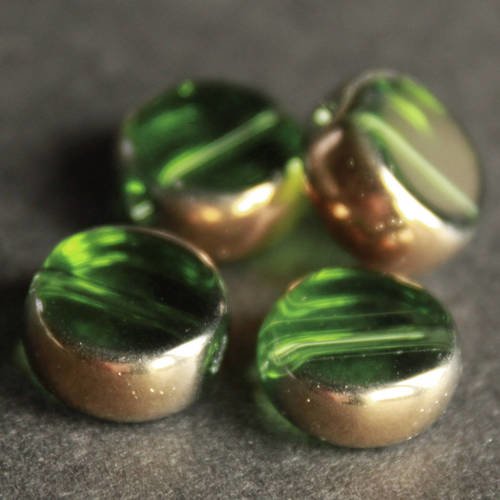 5 perles palets rondes 10 mm en verre couleur verte et tour doré 