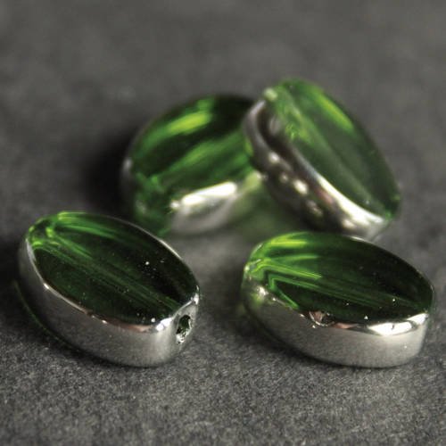 6 perles palets ovales 11 mm en verre couleur verte et tour argenté 