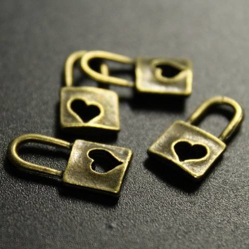 Lot de 4  petites breloques cadenas au coeur en métal bronze 