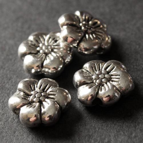 Lot de 5 jolies perles intercalaires fleur en métal argenté