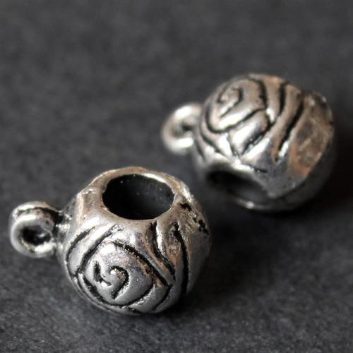Lot de 4 perles porte-breloque rondes avec anneau en métal argenté 