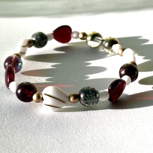 Bracelet fait main "passion écarlate" - rouge irisé, blanc nacré & doré  – verre tchèque
