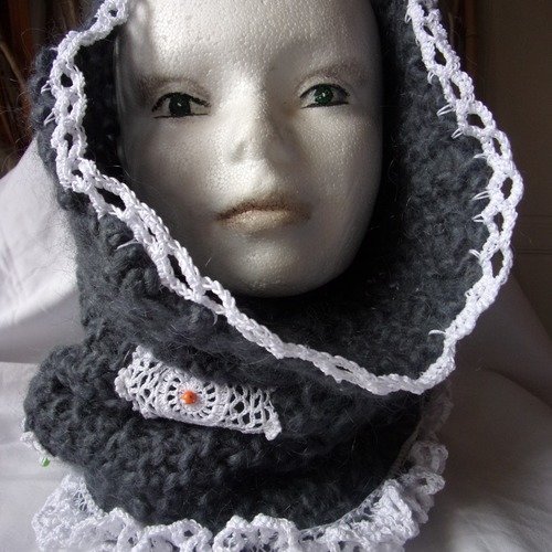 Snood femme laine 20 % mohair gris souris fleurs et bordure crochet