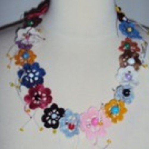 Collier crochet " bouquet estival " fleurs au crochet