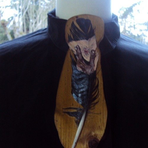 Mini cravate en bois,