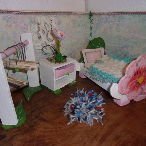 Maison de poupée chambre rose poupée