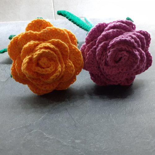 Rose crochetée en coton oeko-tex – fleur éternelle faite main – plusieurs coloris au choix